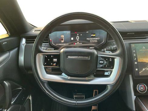 Used 2023 Land Rover Range Rover Long Wheelbase SE image 18