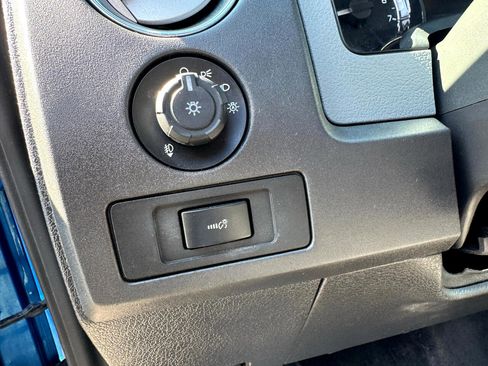 Used 2011 Ford F150 XLT w/ XLT Convenience Pkg image 30