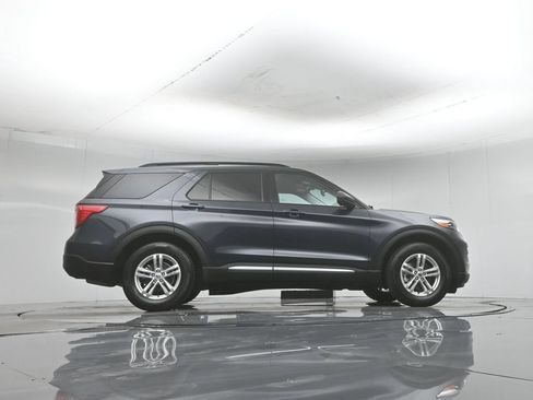 Used 2023 Ford Explorer XLT RWD image 52