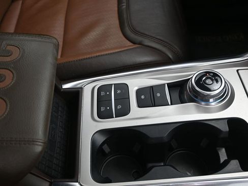 Used 2023 Ford Explorer King Ranch w/ Technology Package RWD image 28