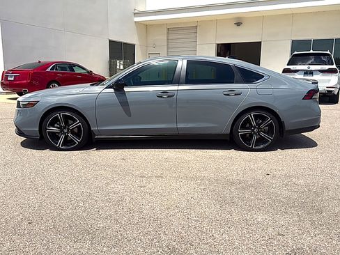 Used 2025 Honda Accord Sport image 4