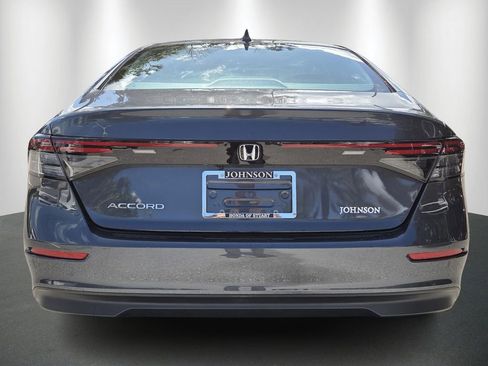 Certified 2023 Honda Accord EX image 6