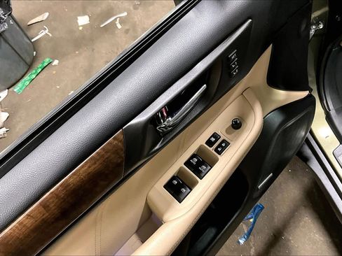 Used 2018 Subaru Outback 2.5i Limited image 36