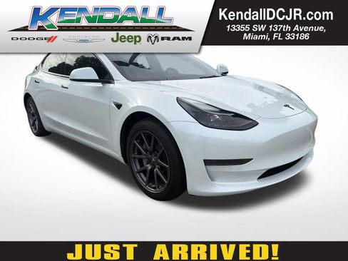 Used 2022 Tesla Model 3 RWD image 1