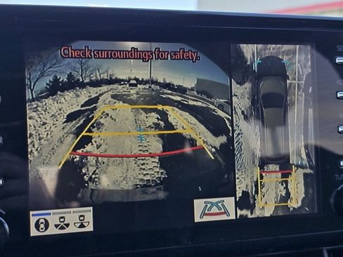 Used 2022 Toyota Sienna Platinum image 7