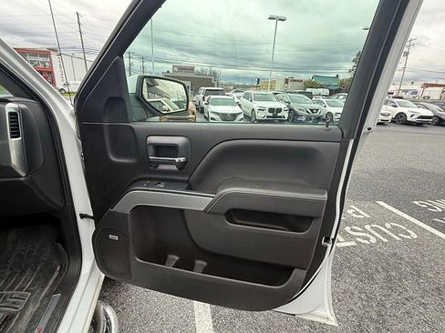 Used 2018 Chevrolet Silverado 1500 LT w/ All Star Edition image 19