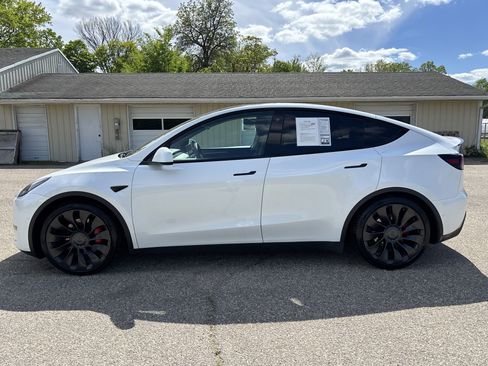 Used 2022 Tesla Model Y Performance AWD/4WD image 11