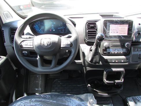 Used 2025 RAM ProMaster 2500 w/ Convenience Group image 18