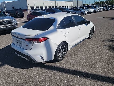 Used 2022 Toyota Corolla SE image 3