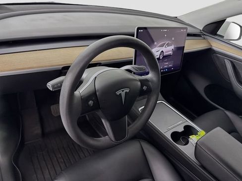 Used 2023 Tesla Model Y Long Range AWD/4WD image 9