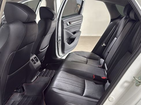 Used 2020 Honda Accord Touring image 15