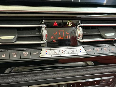 Used 2022 BMW Z4 M40i w/ Premium Package image 25