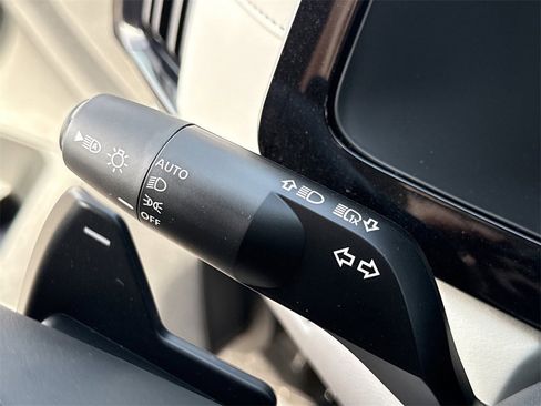 New 2025 Nissan Pathfinder SV w/ Black Appearance Package image 38