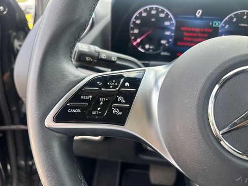 Used 2025 Mercedes-Benz GLA 250 image 18