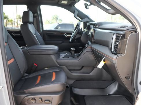 Used 2024 GMC Sierra 1500 AT4 w/ Technology Package AWD/4WD image 42