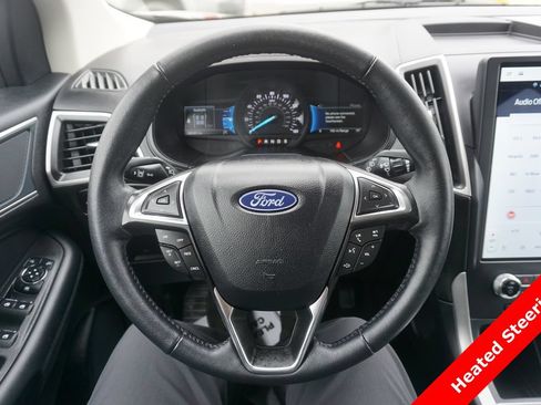 Used 2024 Ford Edge SEL w/ Convenience Package AWD/4WD image 3