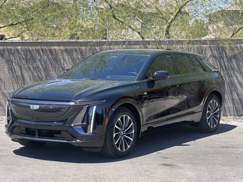 Used 2025 Cadillac Lyriq Sport w/ LPO, Floor Liner Package AWD/4WD image 4