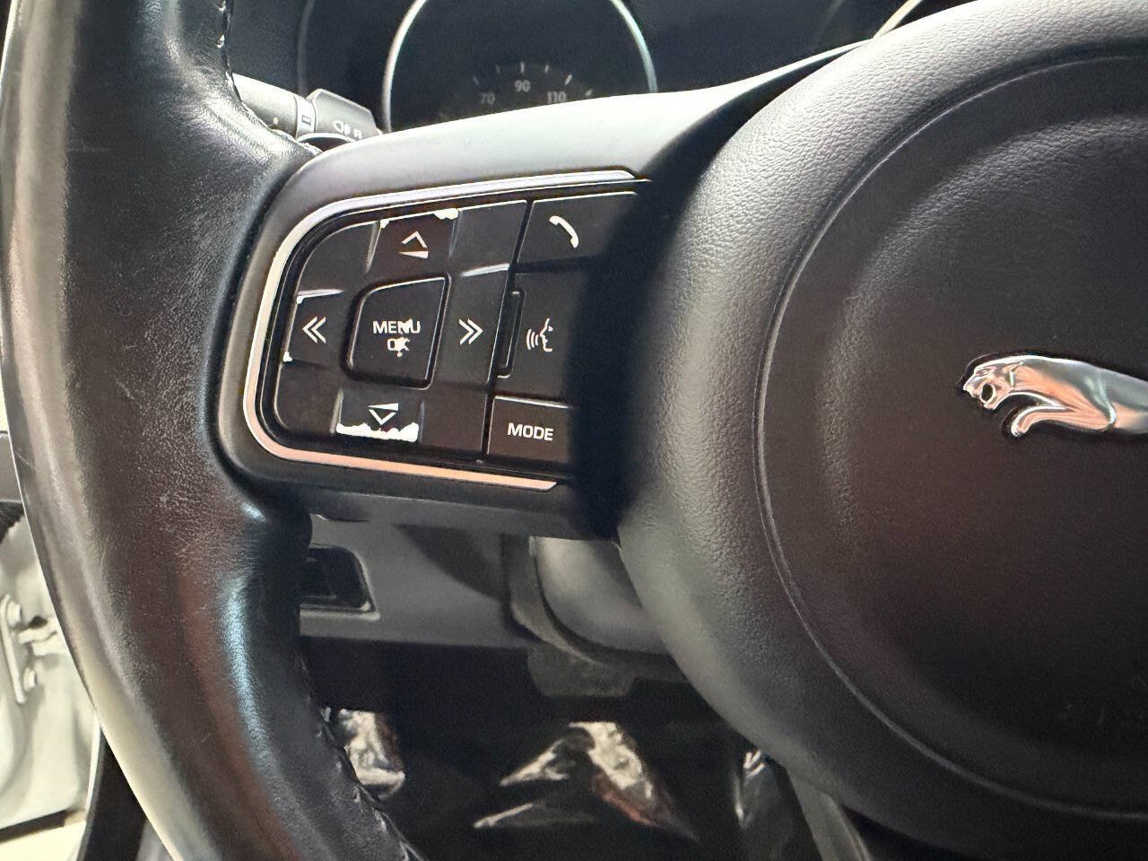 Used 2016 Jaguar XF Prestige AWD/4WD image 23