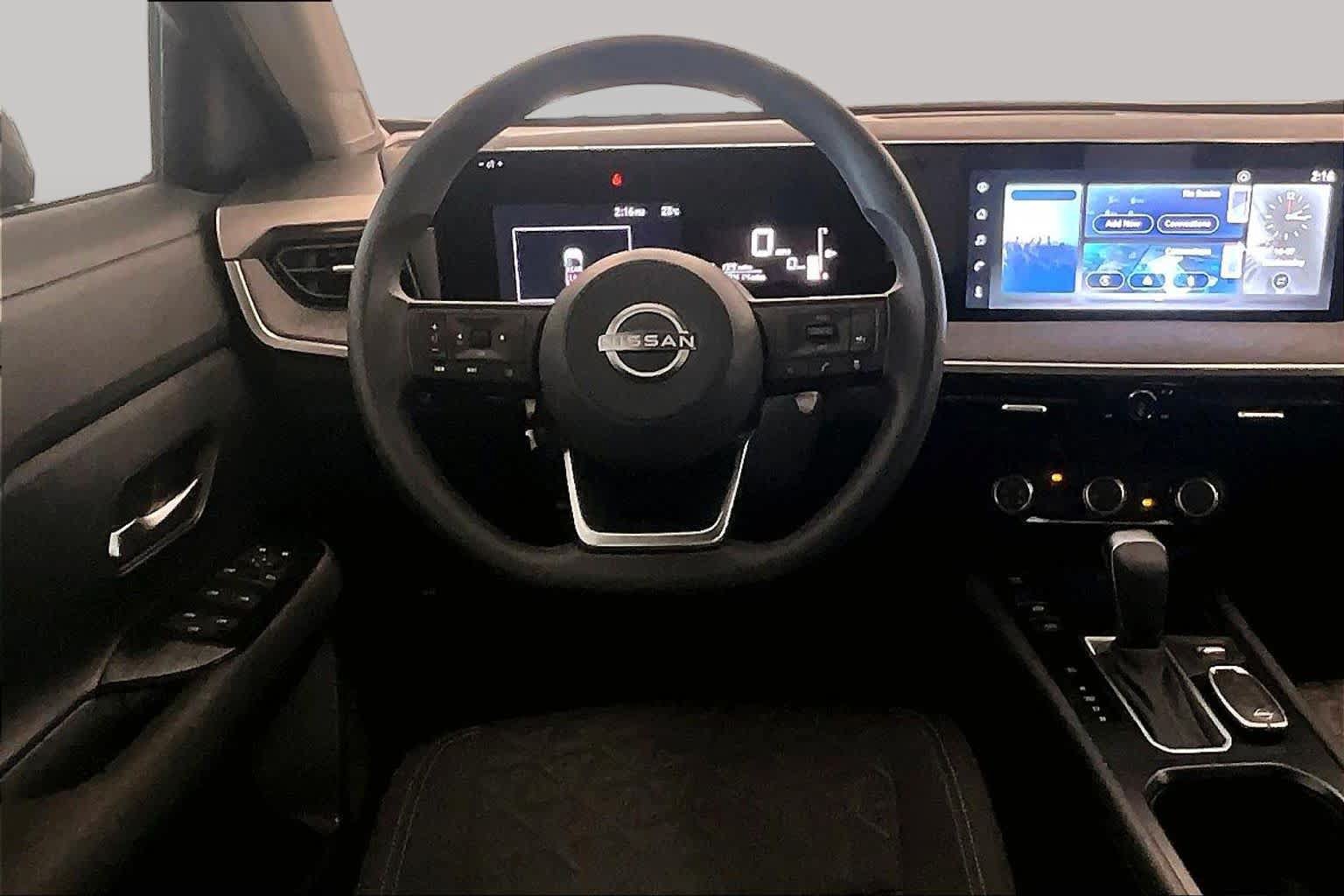 Used 2025 Nissan Kicks SV FWD image 5