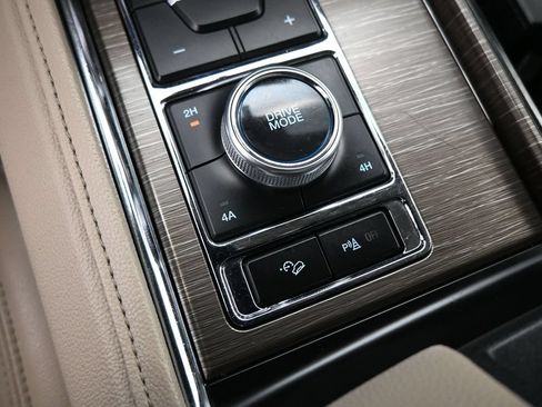 Used 2024 Ford Expedition Limited AWD/4WD image 17