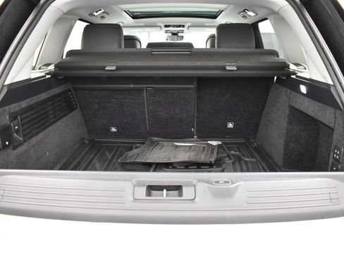 Used 2020 Land Rover Range Rover HSE image 17