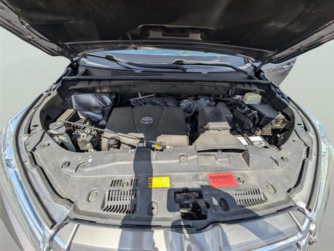 Used 2017 Toyota Highlander Limited image 36