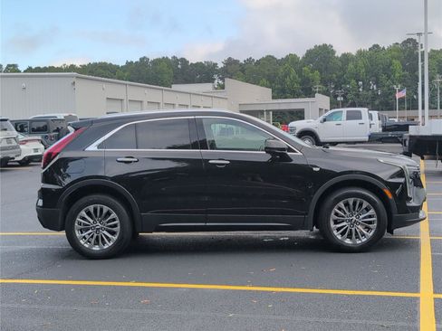 Used 2025 Cadillac XT4 Premium Luxury FWD image 8