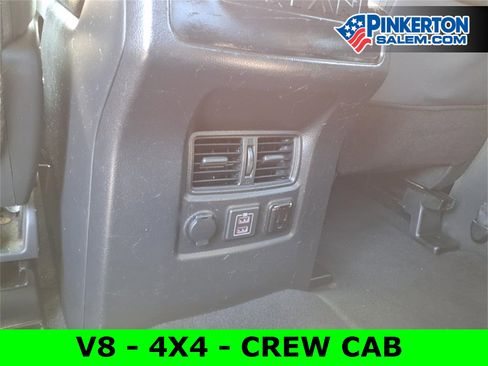 Used 2022 Nissan Titan SV w/ SV Convenience Package image 31