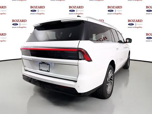 New 2026 Lincoln Navigator L Reserve AWD/4WD image 7