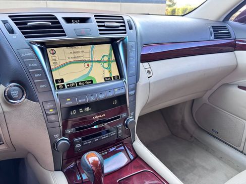 Used 2008 Lexus LS 460 L w/ Preferred Accessory Pkg RWD image 20