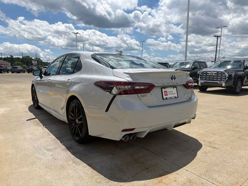 Used 2022 Toyota Camry XSE w/ Cold Weather Package FWD image 4