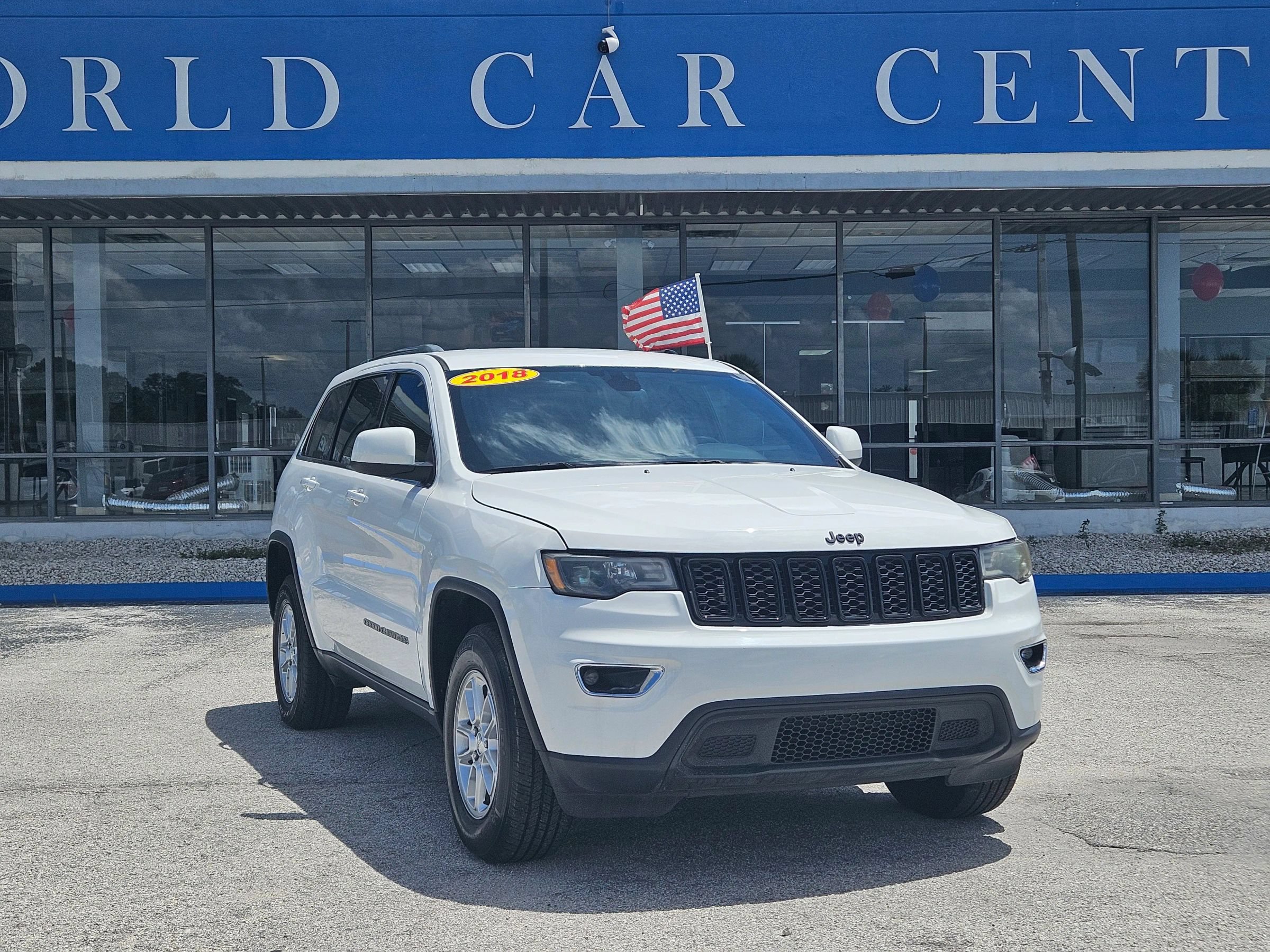 Used 2018 Jeep Grand Cherokee Laredo AWD/4WD image 1