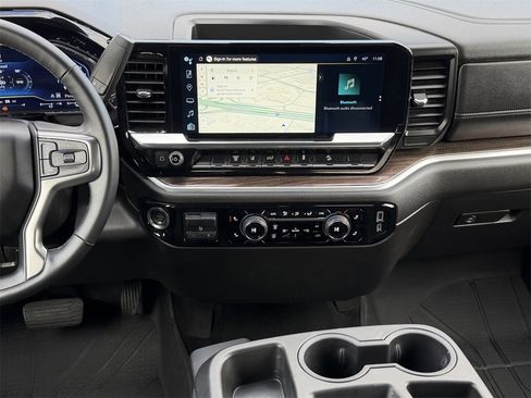 Certified 2025 Chevrolet Silverado 2500 LT w/ Convenience Package image 18