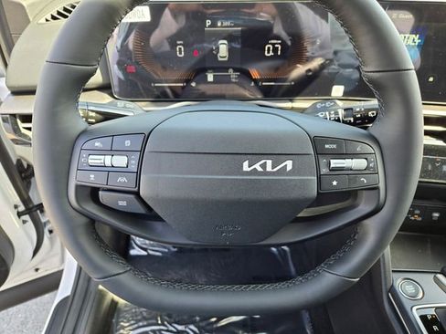New 2026 Kia Sportage LX FWD image 16