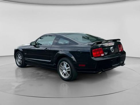 Used 2005 Ford Mustang GT Premium RWD image 3