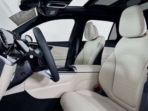 New 2026 Mercedes-Benz GLC 300 4MATIC image 16