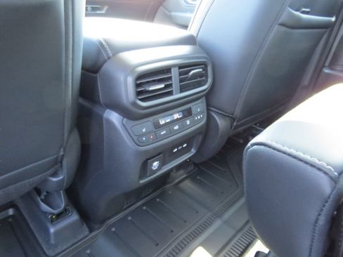 Used 2025 Honda Pilot Elite image 19