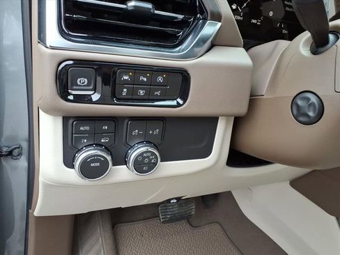 New 2026 GMC Yukon XL Denali w/ Sun & Power Step Package image 32