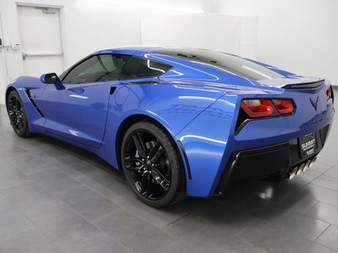 Used 2019 Chevrolet Corvette Stingray Coupe w/ Carbon Flash Badge Package RWD image 6