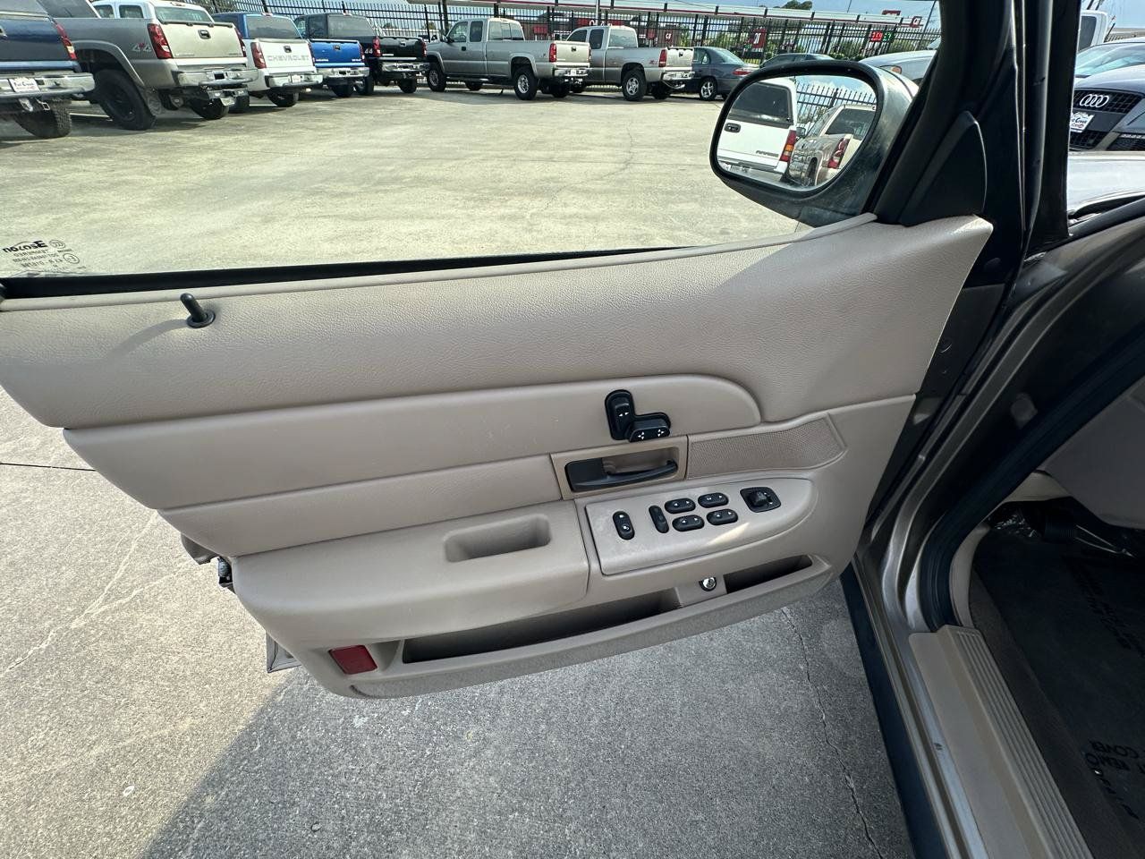 Used 2005 Ford Crown Victoria RWD image 43