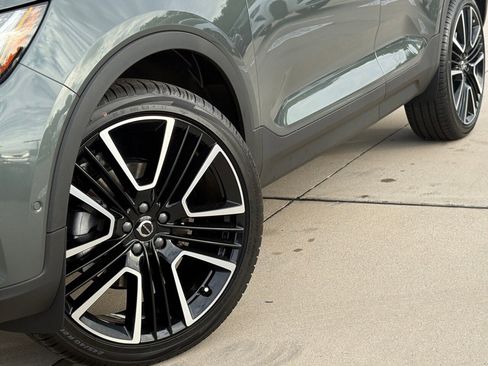 New 2026 Volvo XC40 B5 Ultra w/ Protection Package Premier image 7