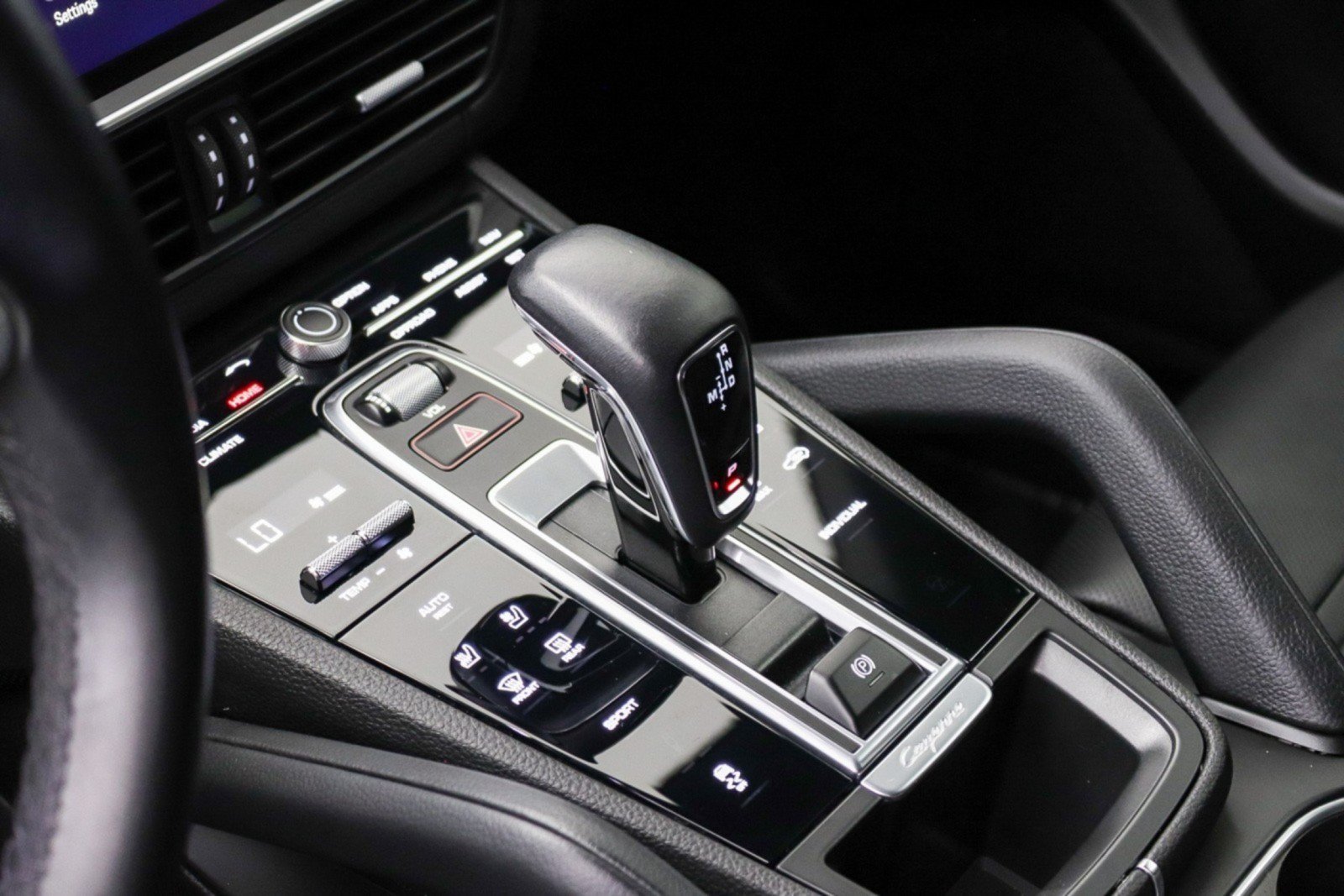 Used 2022 Porsche Cayenne Platinum Edition AWD/4WD image 24