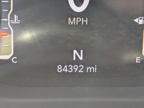 Used 2018 Jeep Wrangler Unlimited Sahara AWD/4WD image 29