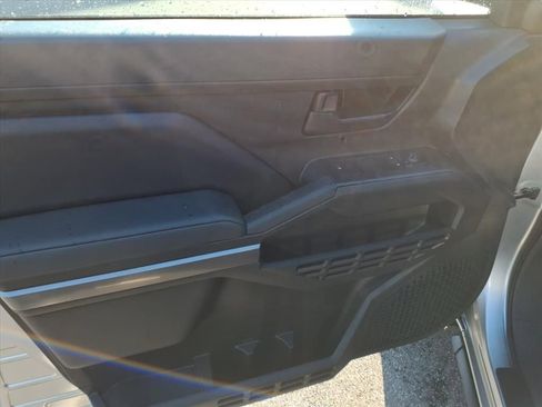 New 2025 Toyota Tacoma SR5 image 9