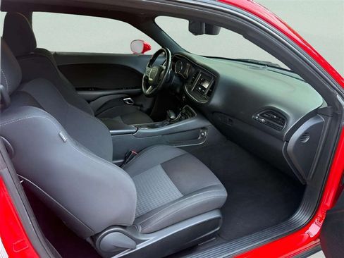Used 2019 Dodge Challenger R/T RWD image 13