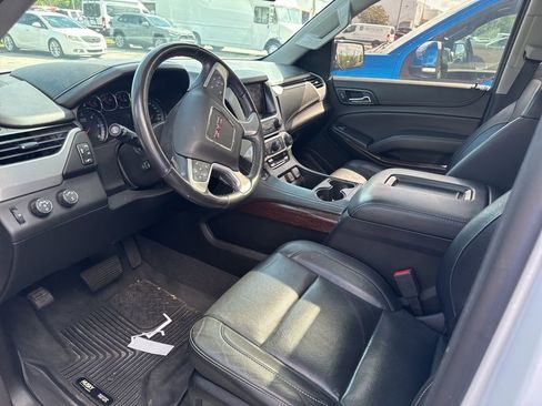 Used 2020 GMC Yukon XL SLT image 6
