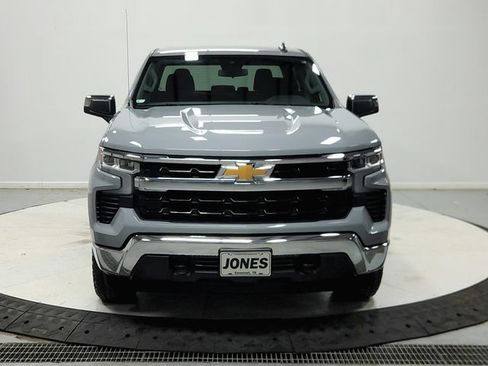 Used 2024 Chevrolet Silverado 1500 LT AWD/4WD image 3