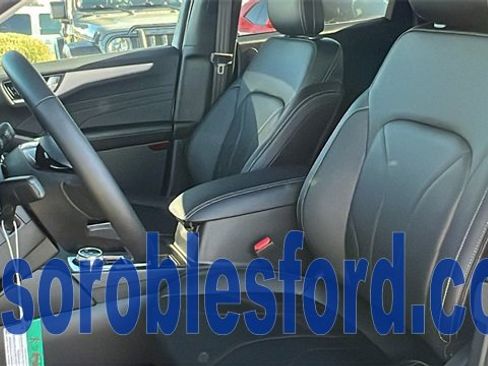 New 2025 Ford Escape SE w/ PHEV Premium Package image 30