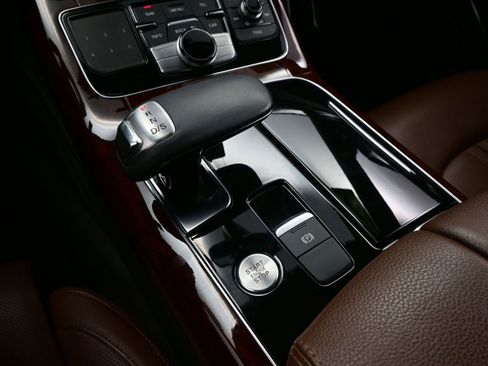 Used 2011 Audi A8 L 4.2 image 23