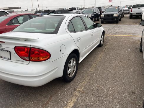 Used 2004 Oldsmobile Alero GL image 16